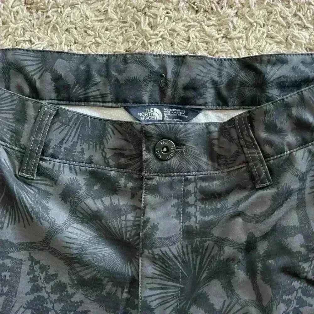 The North Face Men’s Swim-shorts - Picture 2 of 6